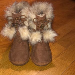Worn once Michael Kors toddler girls winter boots